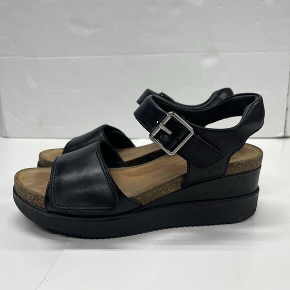 Clarks Black Women's Sandals - Picture 2 of 13